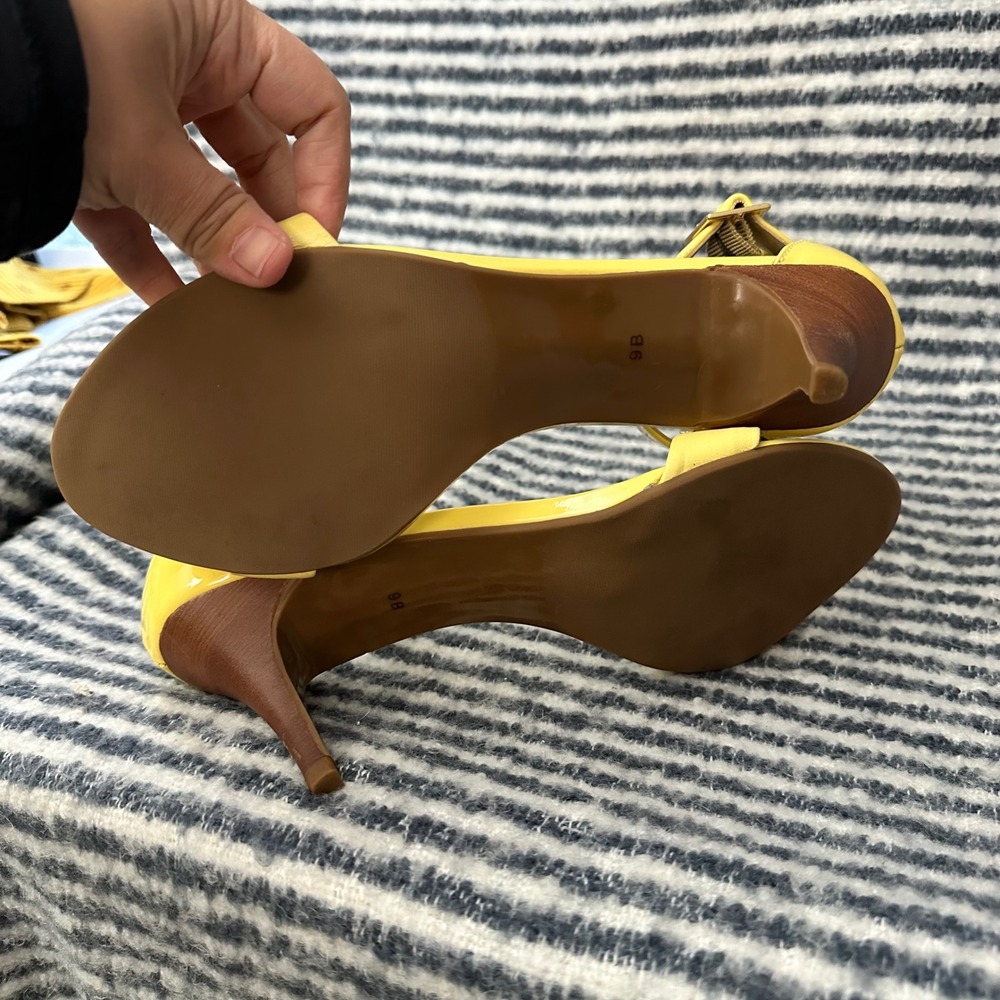 Talbots Yellow Ankle-Strap Flower Detail Sandals - Picture 7 of 10